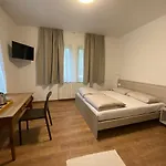 Vera Park & Wellness לינה וארוחת בוקר 3*