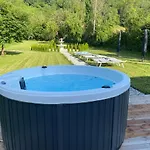 Vera Park & Wellness לינה וארוחת בוקר בלונו
